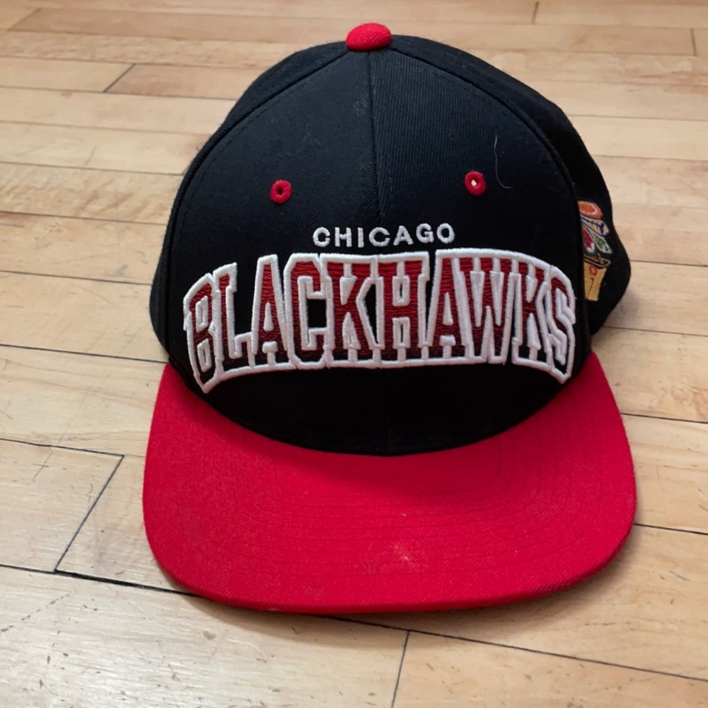 Chicago Blackhawks SnapBack - Picture 1 of 4